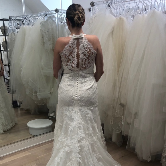 “Drilos” Pronovias Wedding Dress - Picture 7 of 11